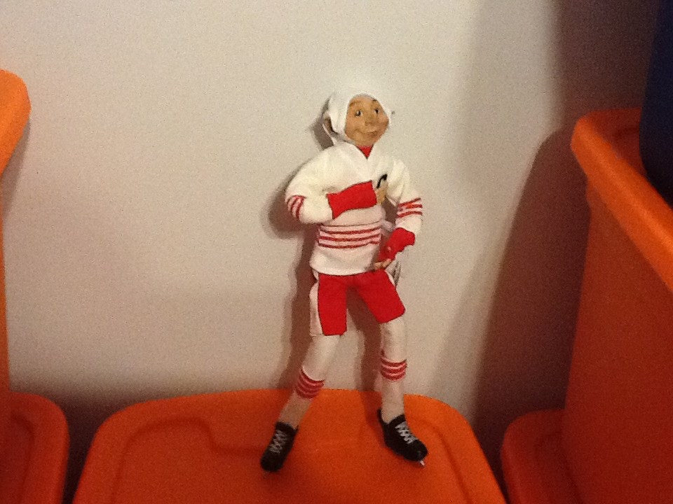 Red & White Hockey Elf Floridus elf
